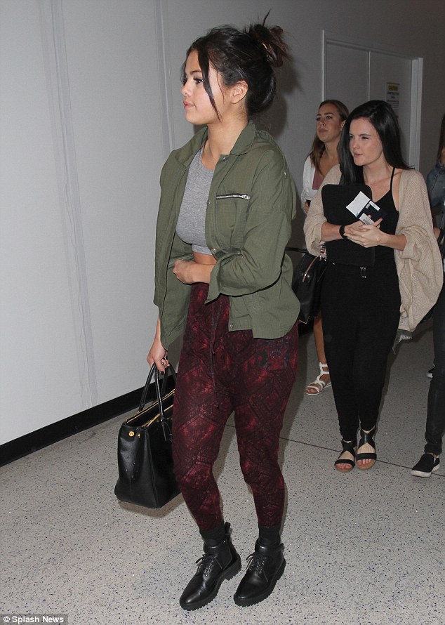 Selena Gomez leaving LAX Photo: Splash News