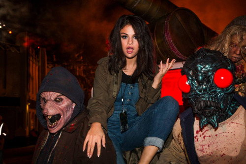 Selena gomez Halloween Horror Night Universal City