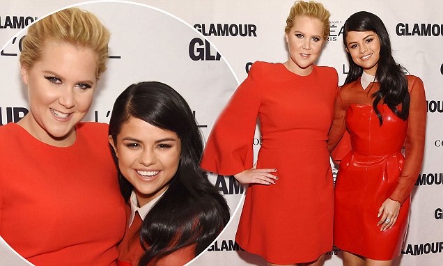  Comedian Amy Schumer (L) and recording artist Selena Gomez attend 2015 Glamour Women Of The Year Awards at Carnegie Hall on November 9, 2015 in New York City. (Photo by Larry Busacca/Getty Images for Glamour)