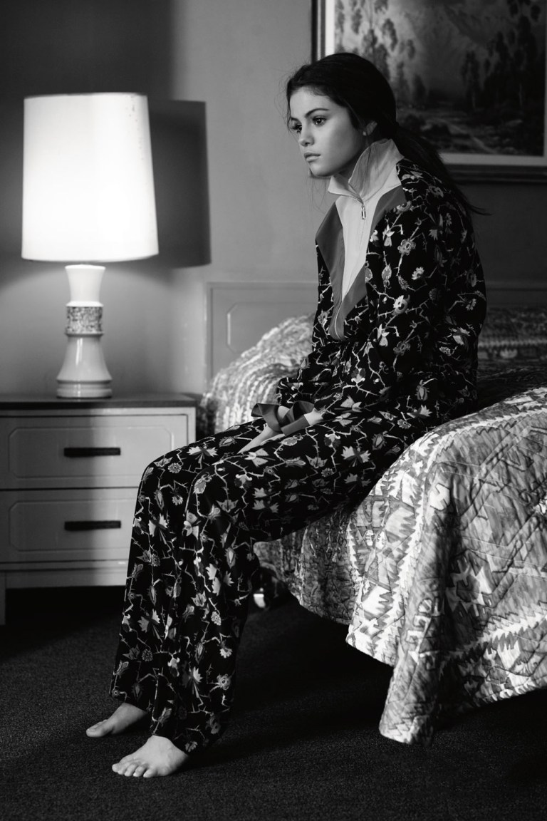 Selena gomez black and white Instyle 2016.jpg