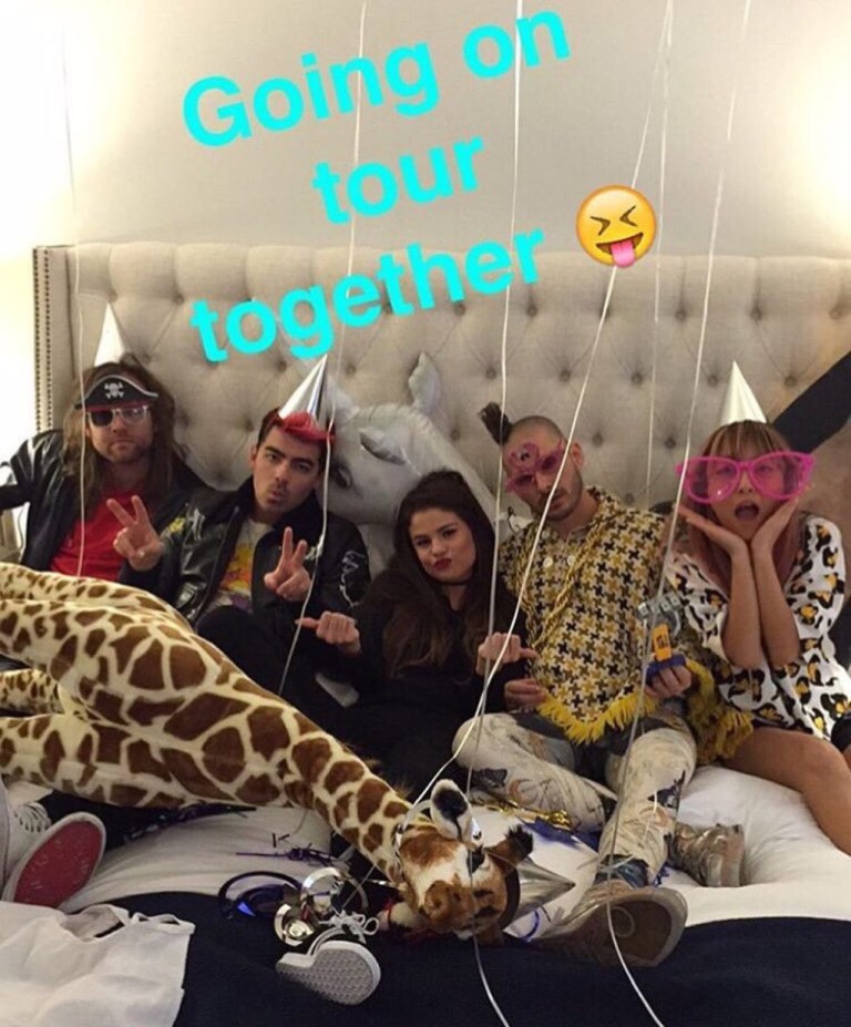 Selena Gomez and DNCE on tour photo Snapchat Joe Jonas