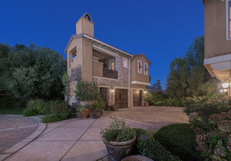 Selena Gomez guesthouse