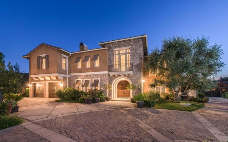 Selena Gomez main house