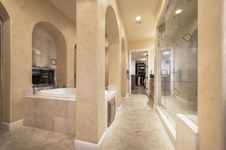 Selena gomez master bathroom