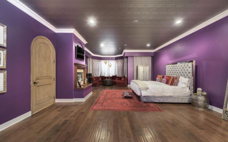 Selena Gomez master bedroom