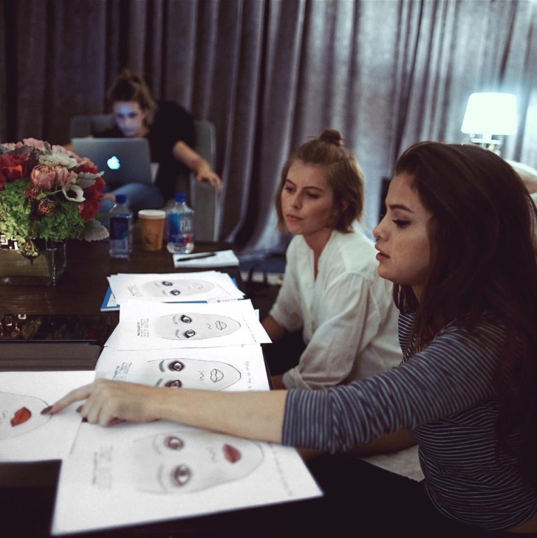 melissa-murdick-and-selena-gomez-discuss-revival-tour-make-up