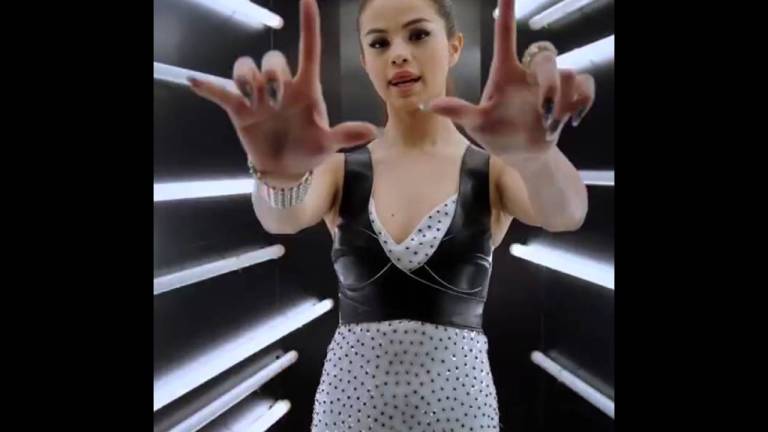 Selena Gomez fashion tunnel