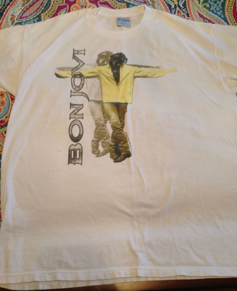 Vintage-Bon-Jovi-Keep-the-Faith-shirt-white