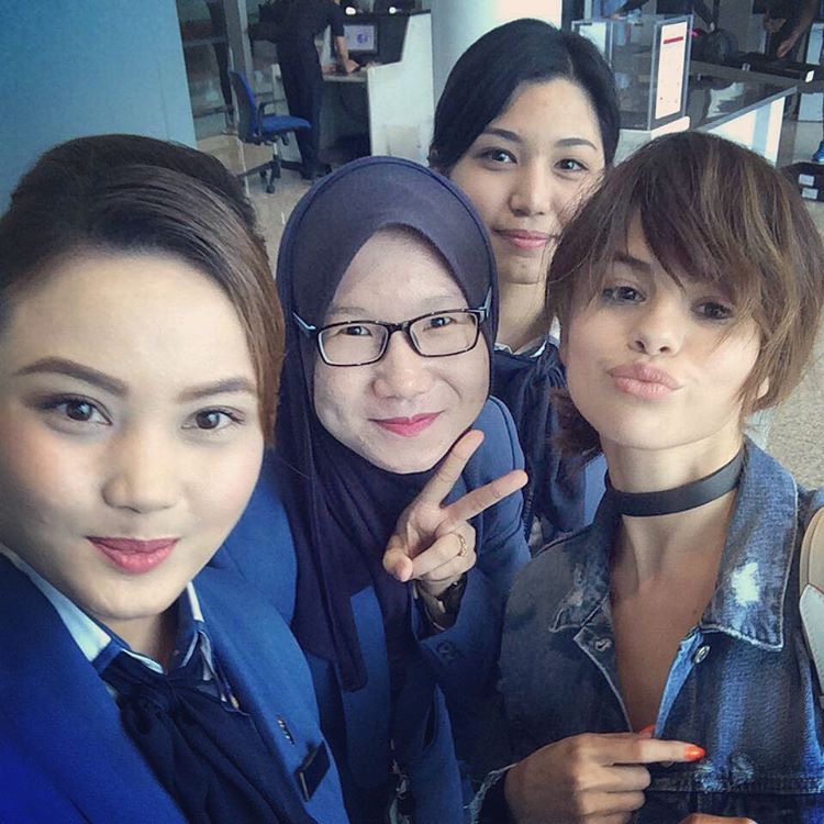 Selena gomez distressed denim jacket photo kakmon93