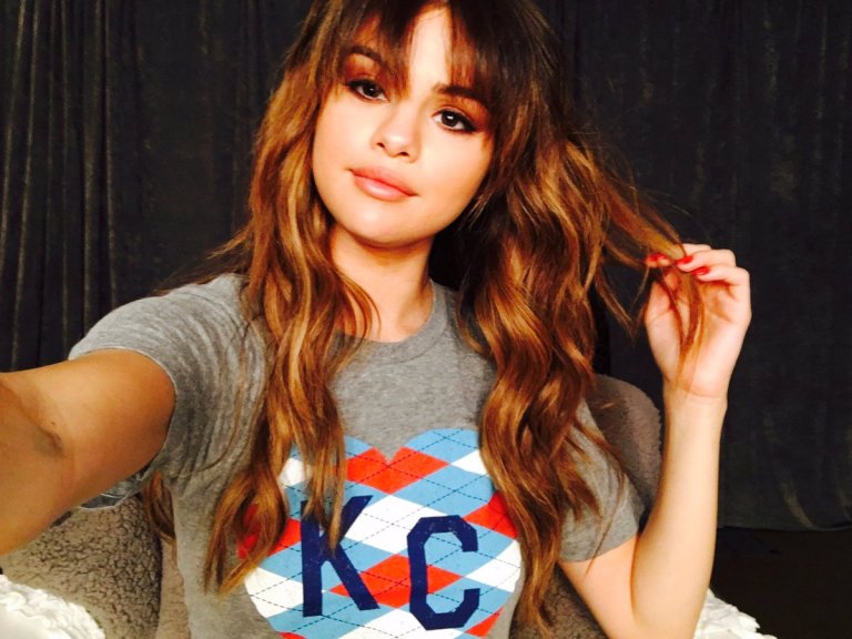 Selena Gomez grey KC t--shirt photo Twitter Selena Gomez