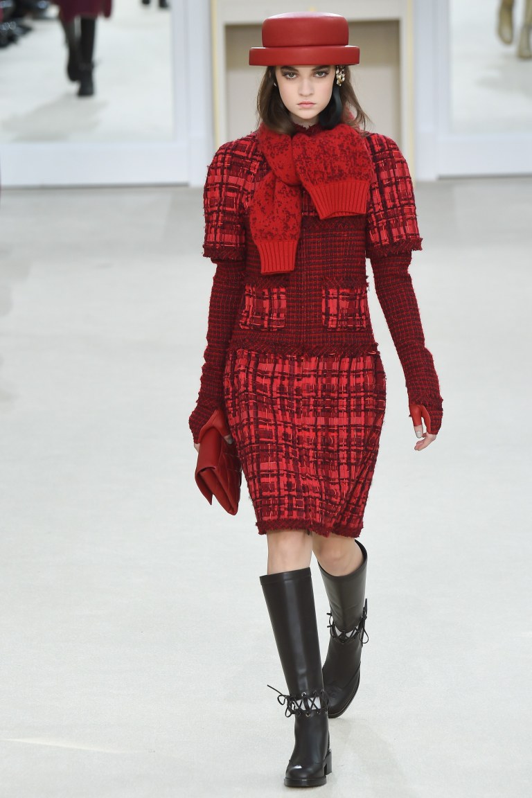 chanel-fall-2016-red-tweed-coat