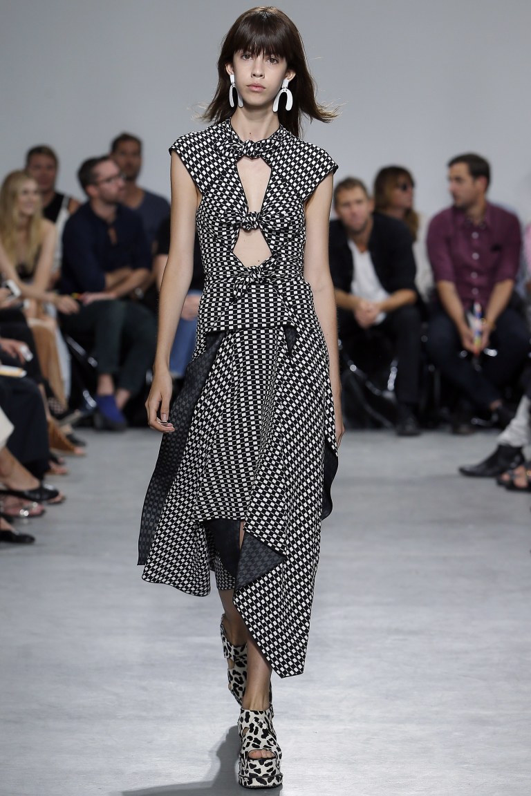 proenza-schouler-ss-17-black-and-white-dress-photo-monica-feudi-indigital-tv