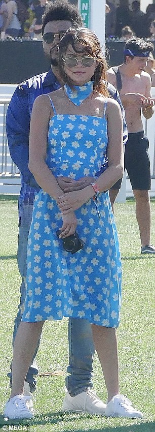 Selena Gomez blue daisy dress Coachella 2017 photo MEGA