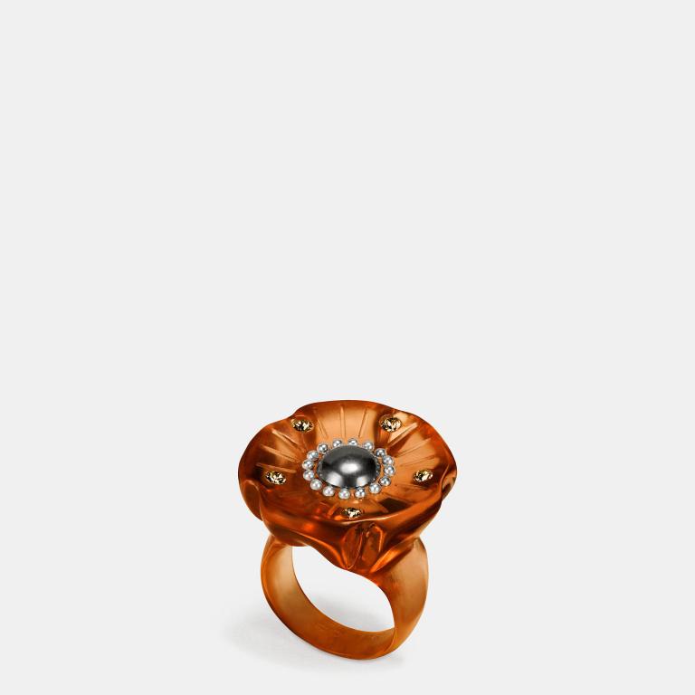 Coach Tea Rose ring black amber