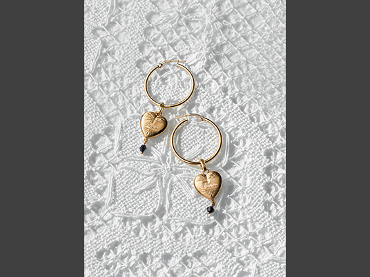 dolce-and-gabbana-jewellery-gold-earrings-heart-pendants-black-jade-share2