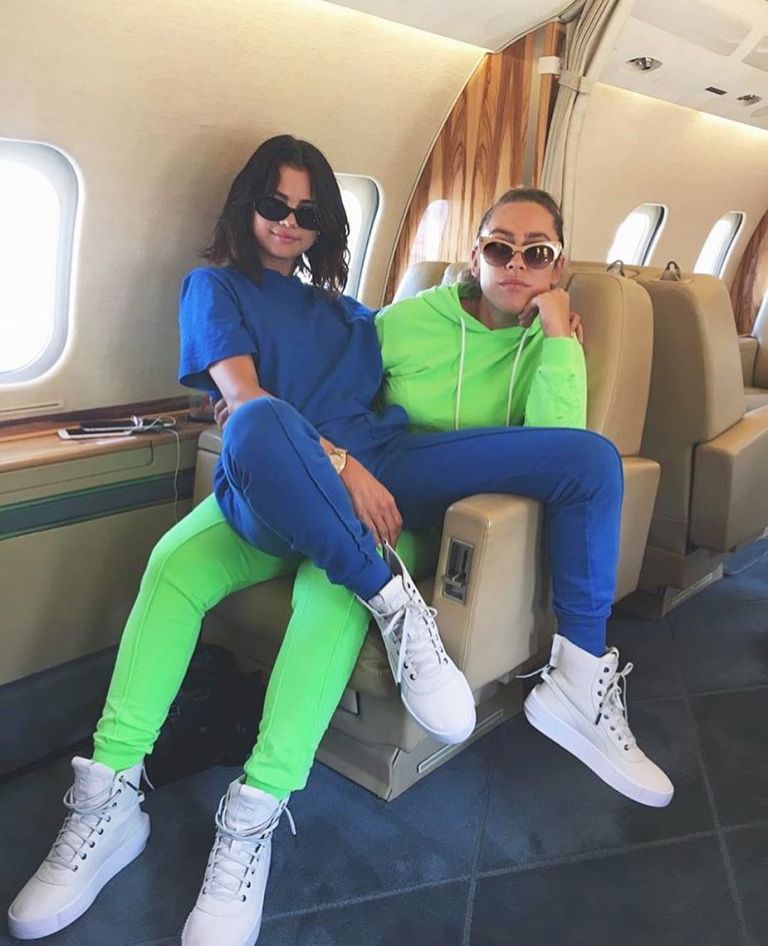 Selena Gomez blue top and sweatpants white sneakers photo cottoncitizen selena gomezs tyle August 2017