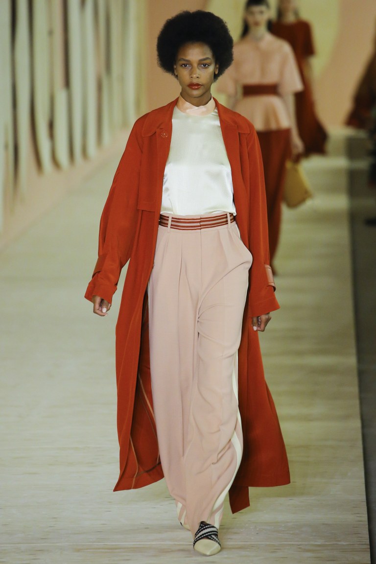 Roksanda Ilincic Spring 2017 red coat