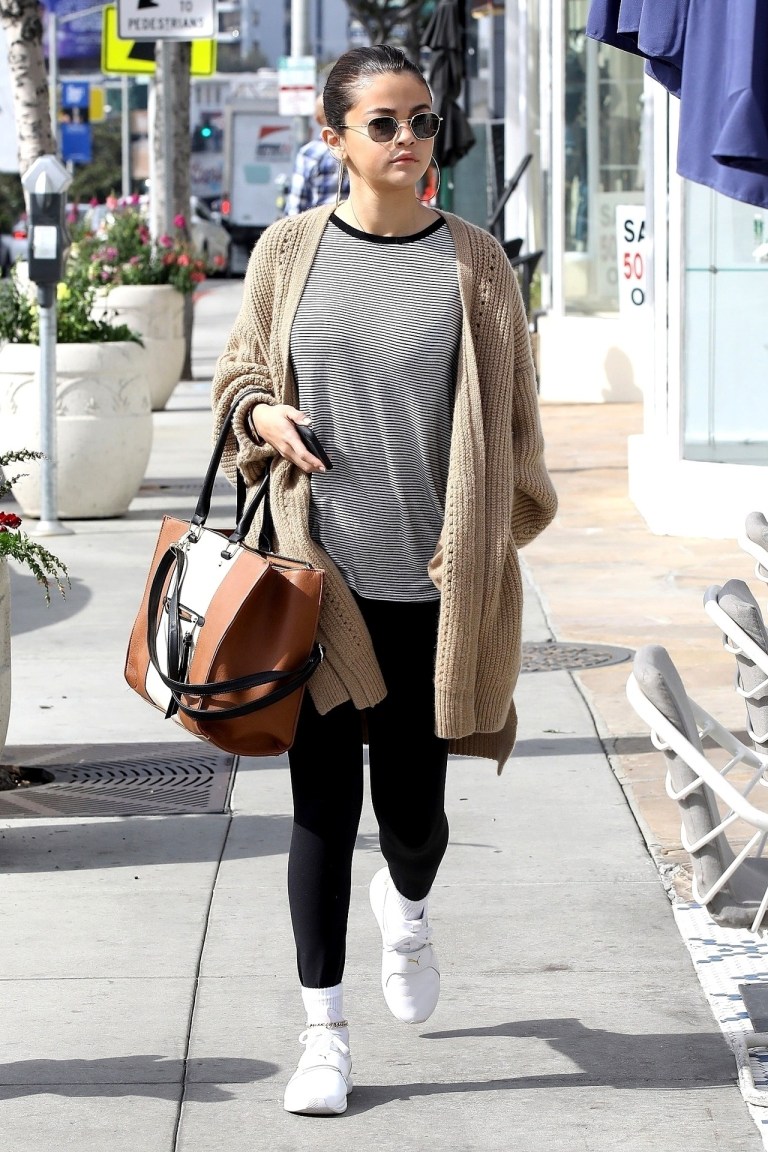Selena Gomez style clothe outfit blog beige cardigan white sneakers LA MArch 8 2018