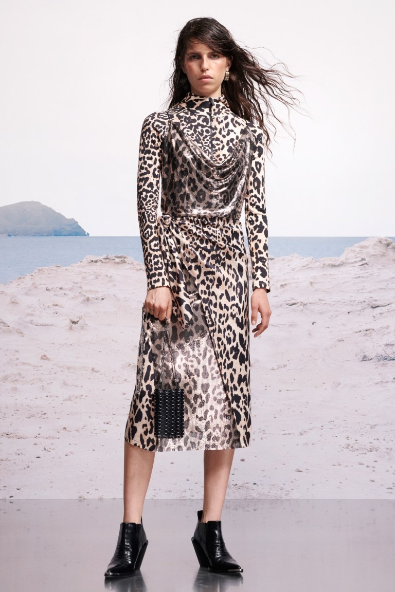 00004-Paco-Rabanne-Vogue-Resort-2019-pr