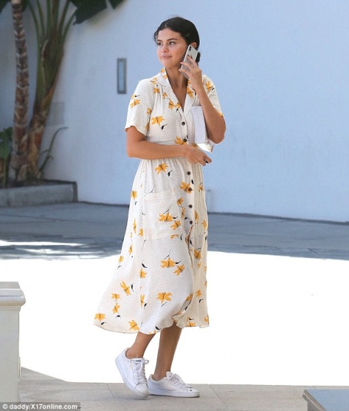 Selena gomez style blog white shirt dress yellow flowers white sneakers September 2018